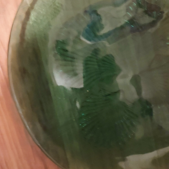 Green Recycled Glass Plate Platter Scallop Shell Relief on Bottom 10 Inches - Picture 3 of 9
